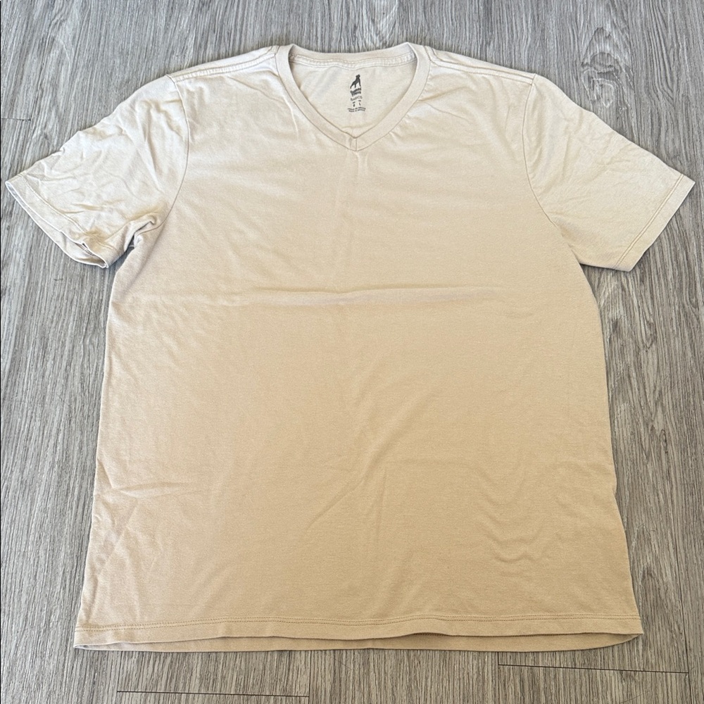 Cuidado con el Perro Men's V-Neck Short Sleeve Tee in Light Tan Size L
